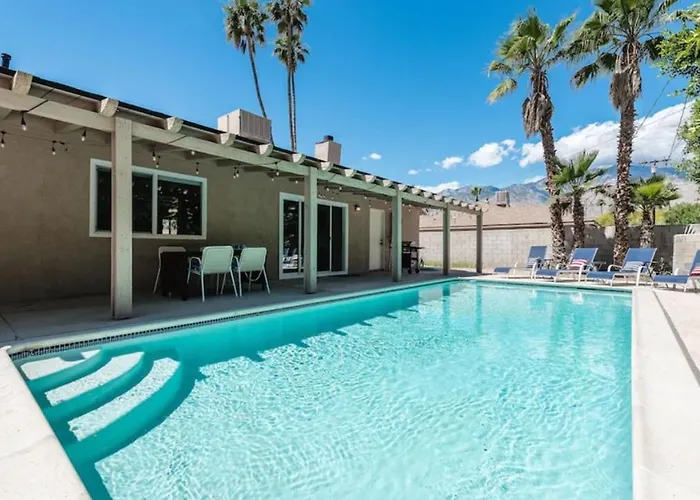Bright & Airy Pool-Spa Oasis Home-Dogs Welcome! City Of Palm Springs # 4243