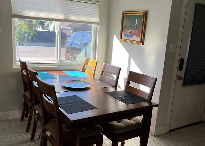 Bright & Airy Pool-Spa Oasis Home-Dogs Welcome! City Of Palm Springs # 4243