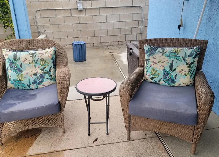 Bright & Airy Pool-Spa Oasis Home-Dogs Welcome! City Of Palm Springs # 4243